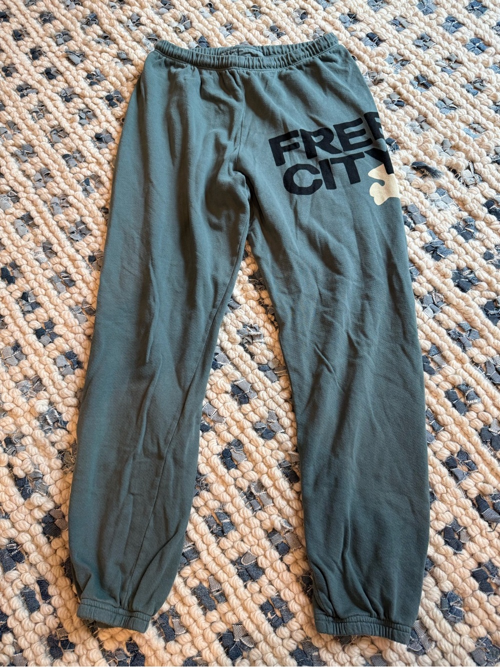 freecity Olive/army Green sweatpants